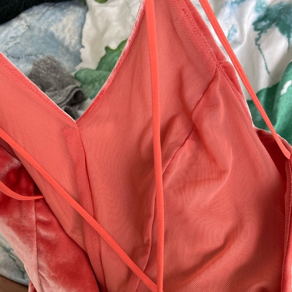 UO crushed velvet romper - Picture 4 of 6